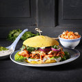 Yellow Gourmet Burger, tranché - 2