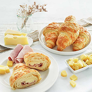 Croissant au jambon et au fromage