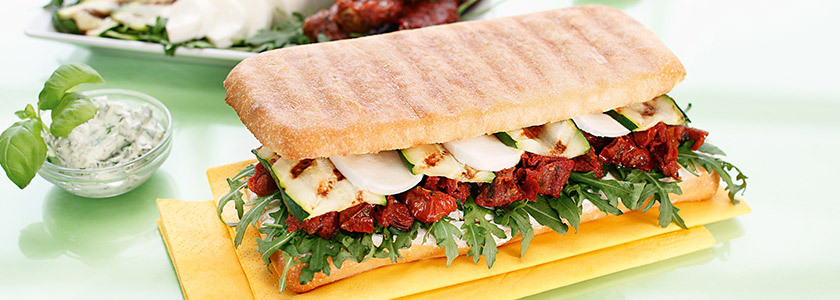 Ciabatta aux tomates séchées et à la mozzarella