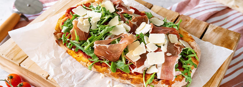 Pinsa au jambon de parme & roquette