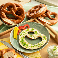 Bretzel avec sel, prêt à l'emploi