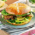 Burger bretzel au sésame, tranché - 2