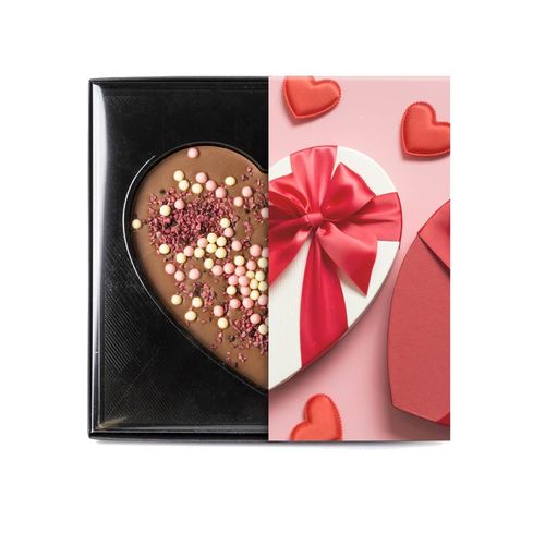 Coeur en chocolat décoré de billes en sucre