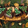 Décor en chocolat "Etoiles de Noël", jaune doré - 1